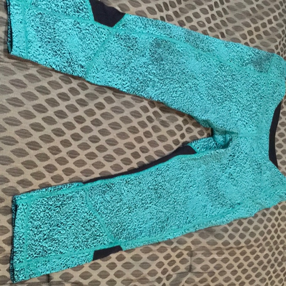 Lululemon crops